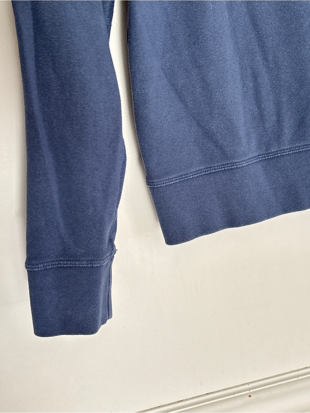 Faherty Women's Crewneck Sweatshirt Medium Sag Harbor New York Casual Cozy D63 - Picture 12 of 13